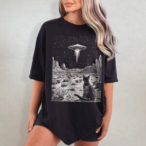 Funny Cat UFO T-Shirt, Retro Western Alien Cowboy Cat Tee